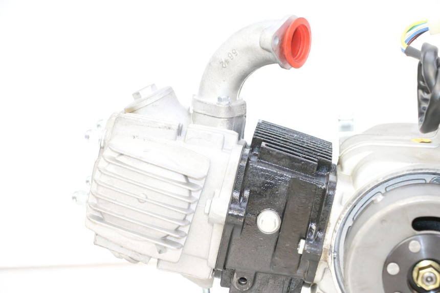 photo de MOTOR APOLLO RFZ 125 - Ángulo de visión alternativo