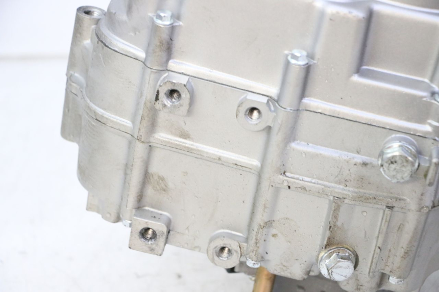 photo de MOTOR APOLLO RFZ 125 - Primer plano técnico