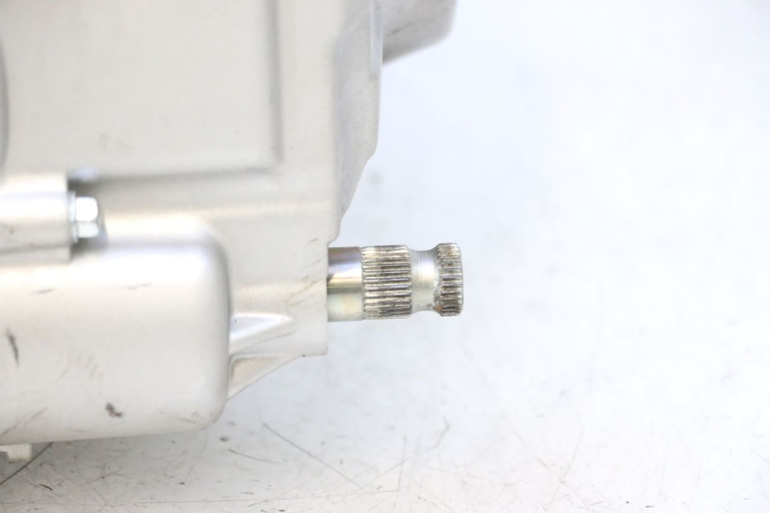 photo de MOTOR APOLLO RFZ 150 - Primer plano de alta resolución