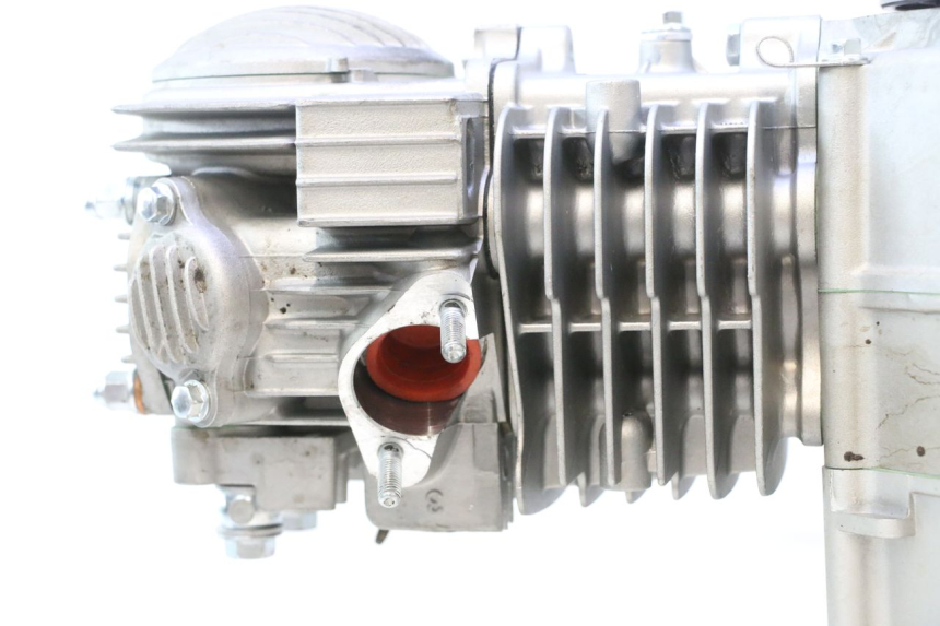 photo de MOTOR APOLLO RFZ 150 - Otra perspectiva