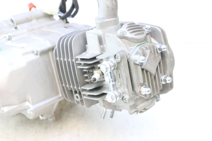 photo de MOTOR APOLLO RFZ 150 - Detalles de los puntos de fijación