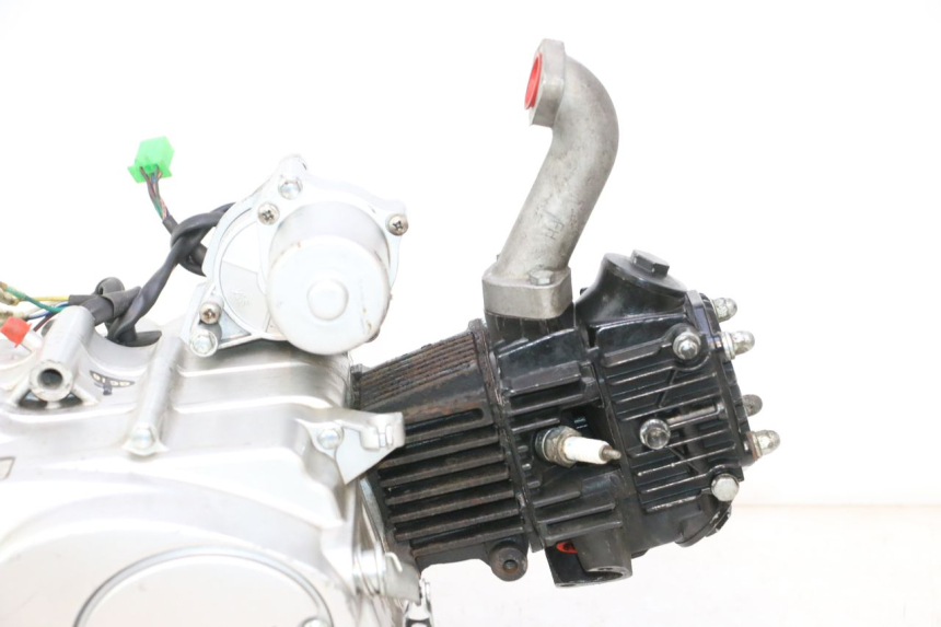 photo de MOTOR YAMASAKI ROADSTER 50 (2013 - 2018) - Características distintivas