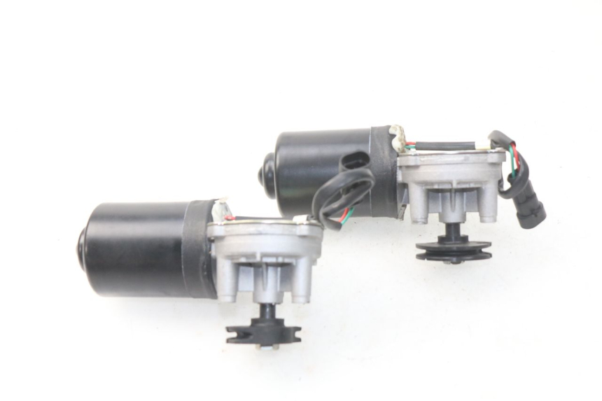 photo de MOTOR ROLL LOCK PEUGEOT METROPOLIS 400 (2017 - 2020) - Detalles de los puntos de fijación