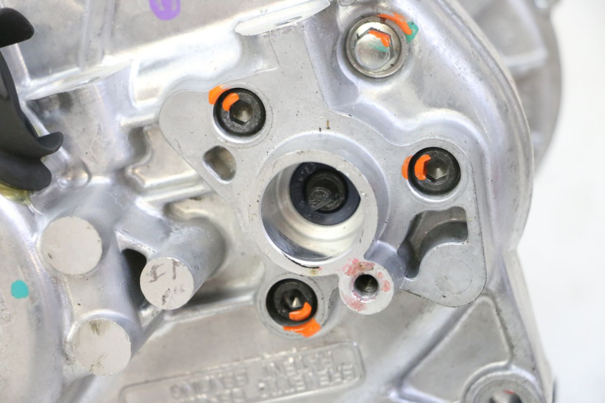 photo de MOTOR ROLL LOCK PIAGGIO MP3 HPE 310 (2024 - 2025) - Enfoque en la estructura