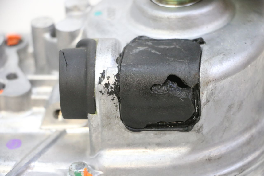 photo de MOTOR ROLL LOCK PIAGGIO MP3 HPE 310 (2024 - 2025) - Otra perspectiva