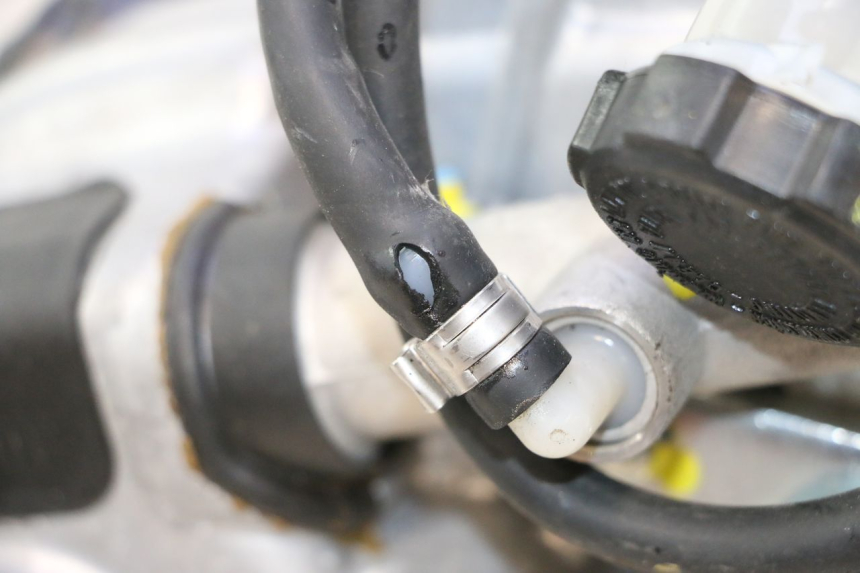 photo de MOTOR ROLL LOCK PIAGGIO MP3 HPE 530 (2022 - 2026) - Primer plano técnico