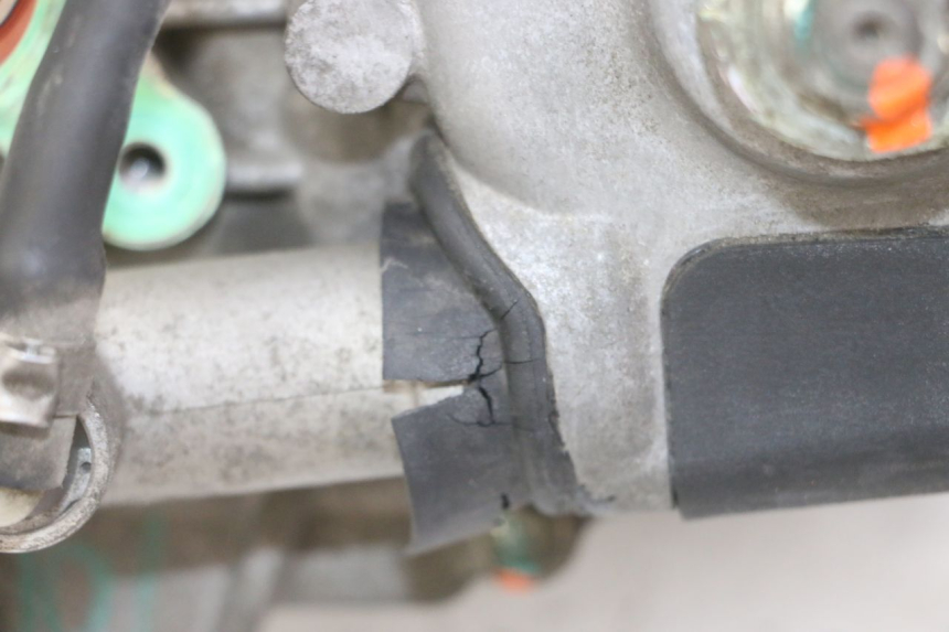 photo de MOTOR ROLL LOCK PIAGGIO MP3 LT 300 (2010 - 2016) - Características distintivas