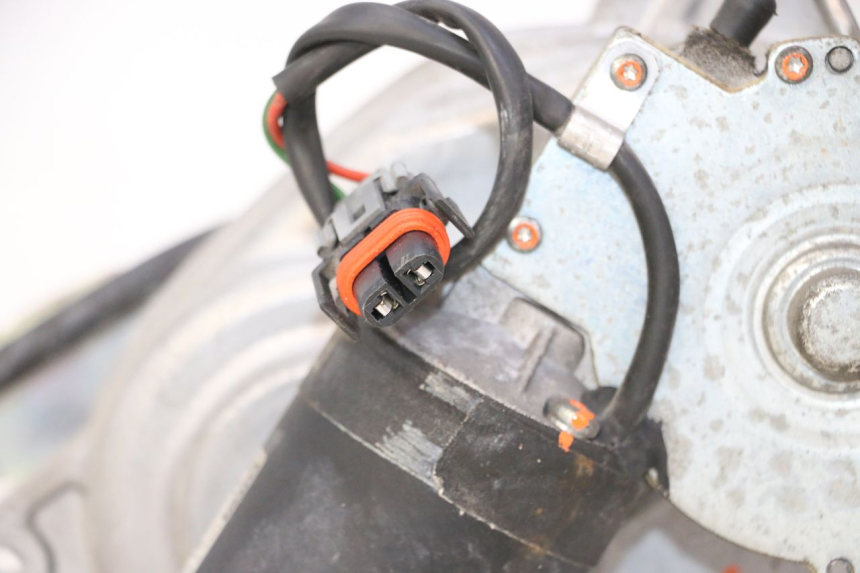 photo de MOTOR ROLL LOCK PIAGGIO MP3 LT 300 (2010 - 2016) - Características distintivas