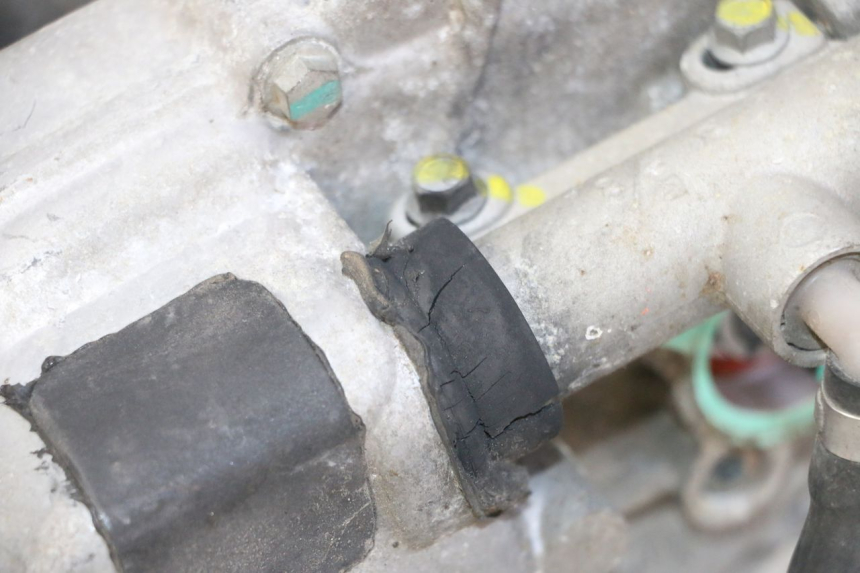 photo de MOTOR ROLL LOCK PIAGGIO MP3 LT 300 (2010 - 2016) - Primer plano técnico