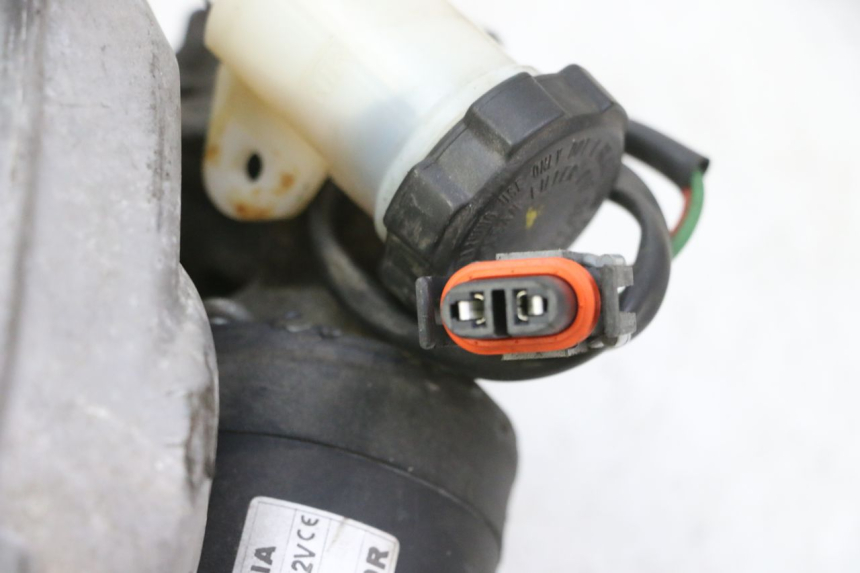 photo de MOTOR DE BLOQUEO DE RODILLO PIAGGIO MP3 RL 250 (2006 - 2010) - Características distintivas