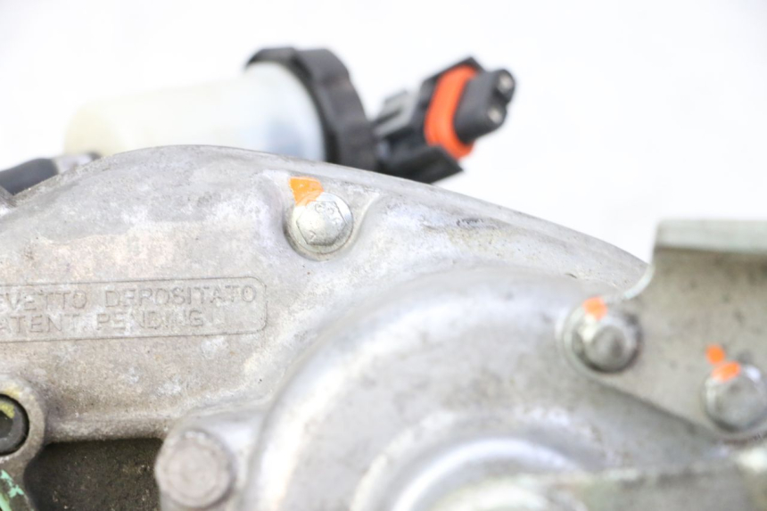 photo de MOTOR DE BLOQUEO DE RODILLO PIAGGIO MP3 RL 250 (2006 - 2010) - Zoom sobre los componentes