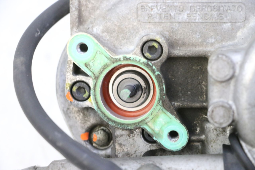 photo de MOTOR DE BLOQUEO DE RODILLO PIAGGIO MP3 RL 250 (2006 - 2010) - Primer plano de alta resolución