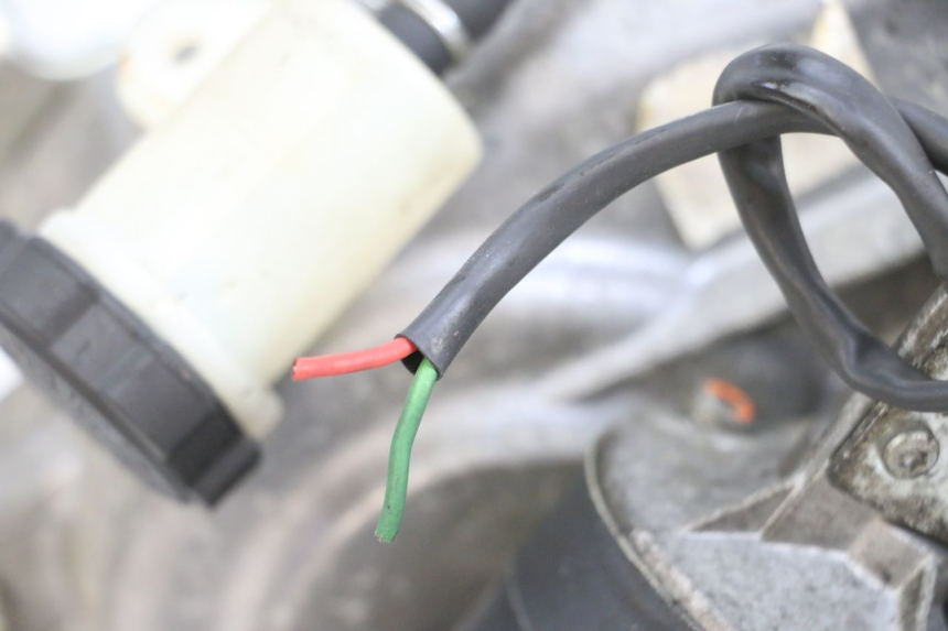 photo de MOTOR ROLL LOCK PIAGGIO MP3 125 (2006 - 2014) - Estado de la superficie y material