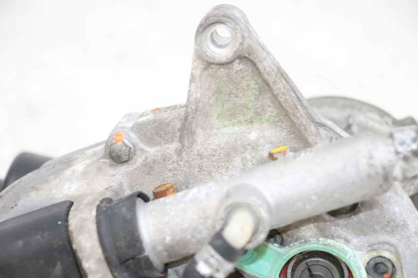 photo de MOTOR DE BLOQUEO DE RODILLO PIAGGIO MP3 RL 250 (2006 - 2010) - Características distintivas