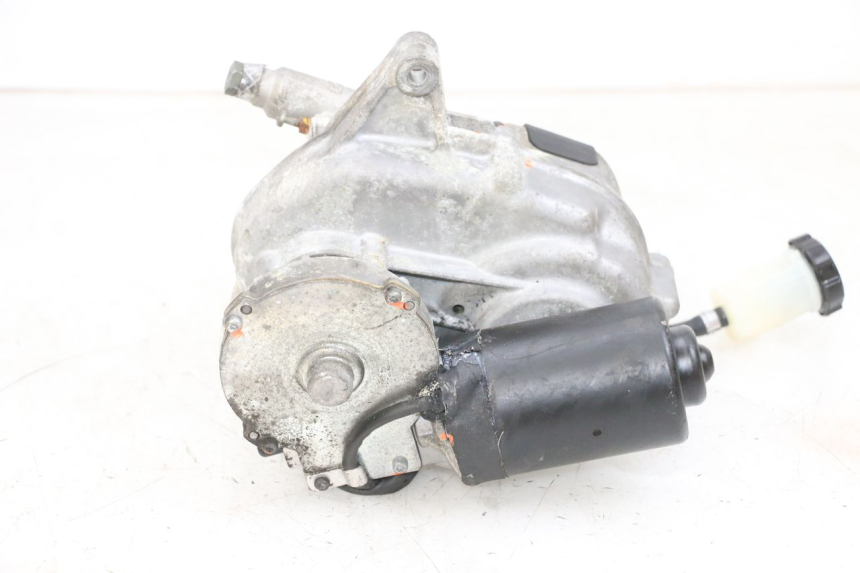 photo de MOTOR DE BLOQUEO DE RODILLO PIAGGIO MP3 RL 250 (2006 - 2010) - Detalles de los puntos de fijación