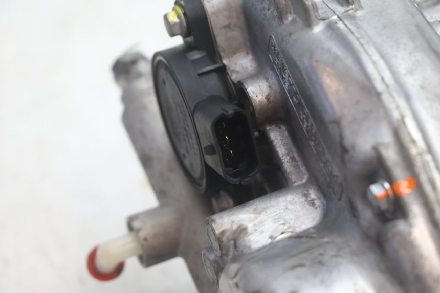 photo de MOTOR ROLL LOCK PIAGGIO MP3 125 (2006 - 2014) - Zoom estado de uso