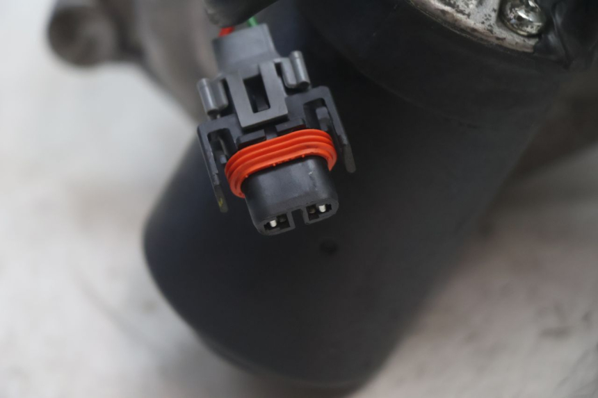 photo de MOTOR ROLL LOCK PIAGGIO MP3 125 (2006 - 2014) - Vista general del producto