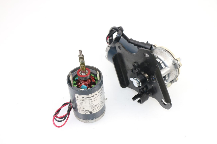 photo de MOTOR ROLL LOCK PEUGEOT METROPOLIS 400 (2011 - 2016) - Zoom estado de uso