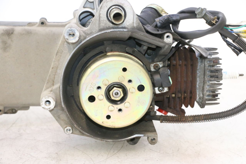 photo de MOTOR TNT MOTOR ROMA 12' 2T 50 (2007 - 2018) - Zoom sobre los componentes