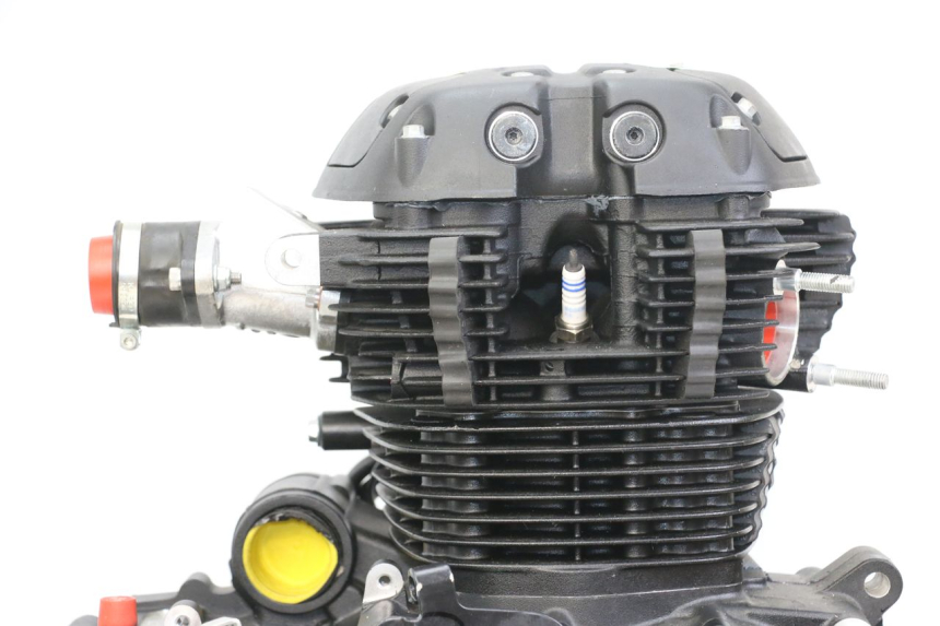 photo de MOTOR ROYAL ENFIELD SCRAM 411 (2022 - 2024) - Otra vista del artículo