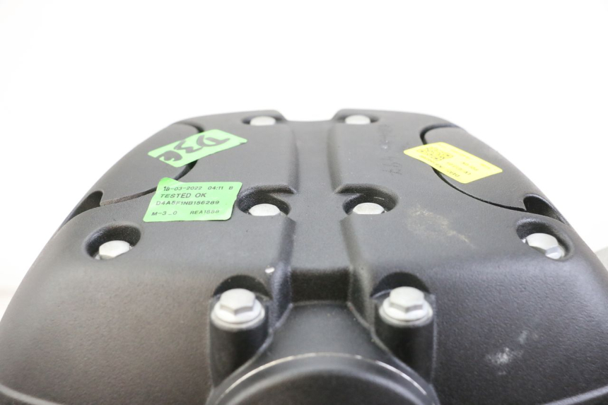 photo de MOTOR ROYAL ENFIELD SCRAM 411 (2022 - 2024) - Zoom estado de uso