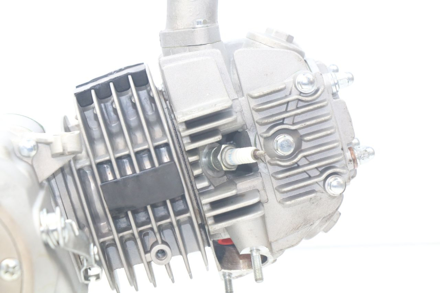 photo de MOTOR APOLLO RXF 125 - Estado de la superficie y material