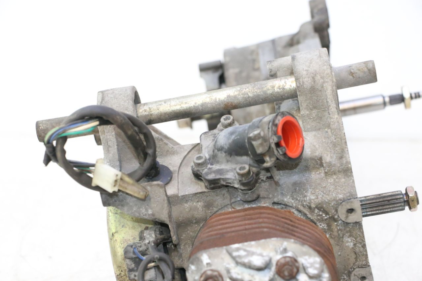 photo de MOTOR KEEWAY RY6 2T 50 (2011 - 2019) - Zoom sobre los componentes