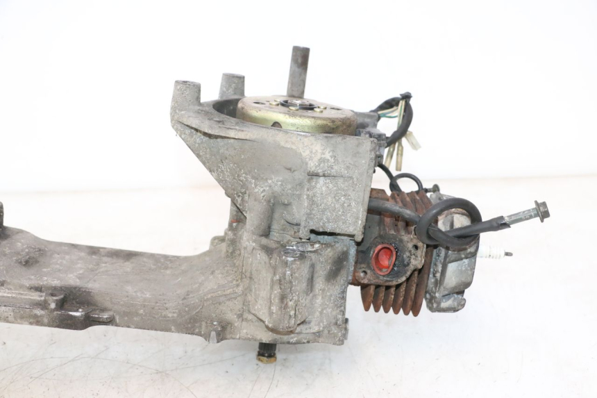 photo de MOTOR KEEWAY RY6 2T 50 (2011 - 2019) - Estado de la superficie y material