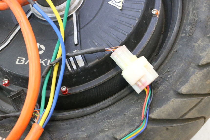photo de MOTOR BAIKU SAKURA 1 (2021 - 2025) - Estado de la superficie y material