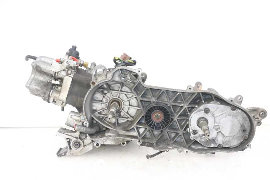 photo de MOTOR PEUGEOT SATELIS COMPRESSOR K15 125 (2006 - 2009) - Enfoque en la estructura