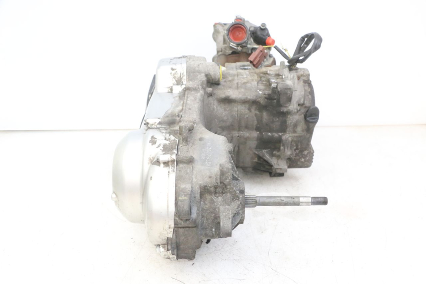 photo de MOTOR PEUGEOT SATELIS 125 (2013 - 2018) - Detalles de los puntos de fijación