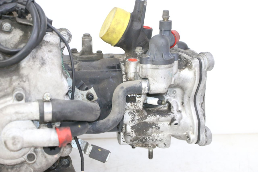 photo de MOTOR PEUGEOT SATELIS 250 (2006 - 2012) - Estado de la superficie y material