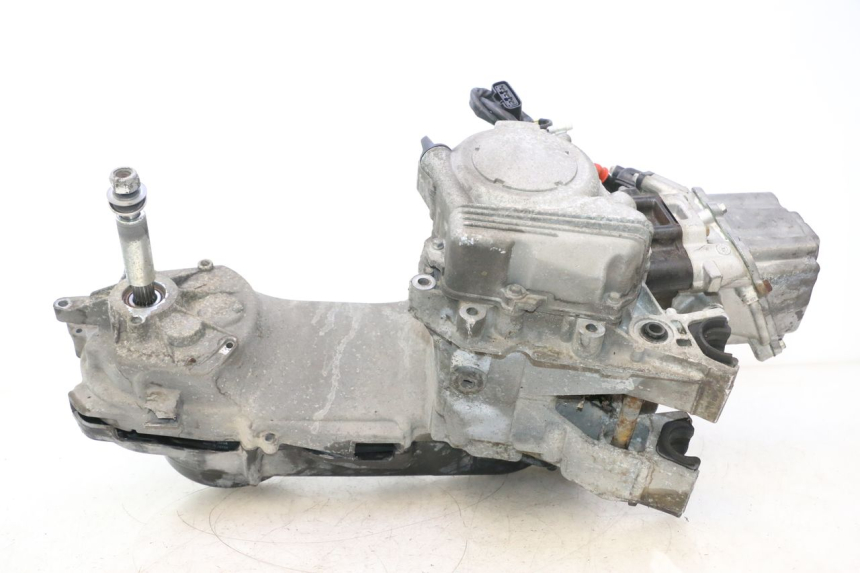 photo de MOTOR PEUGEOT SATELIS 125 (2013 - 2018) - Detalles de los puntos de fijación