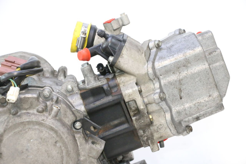 photo de MOTOR PEUGEOT SATELIS 125 (2013 - 2018) - Enfoque en la estructura
