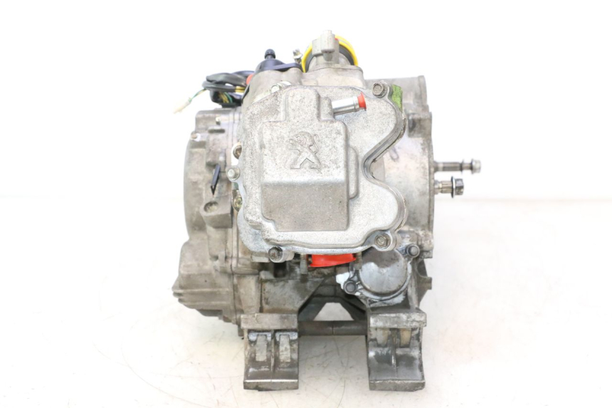 photo de MOTOR PEUGEOT SATELIS 125 (2013 - 2018) - Otra perspectiva