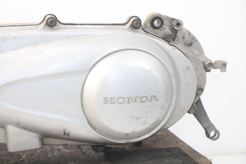 photo de MOTOR HONDA SES DYLAN 125 (2002 - 2006) - Características distintivas