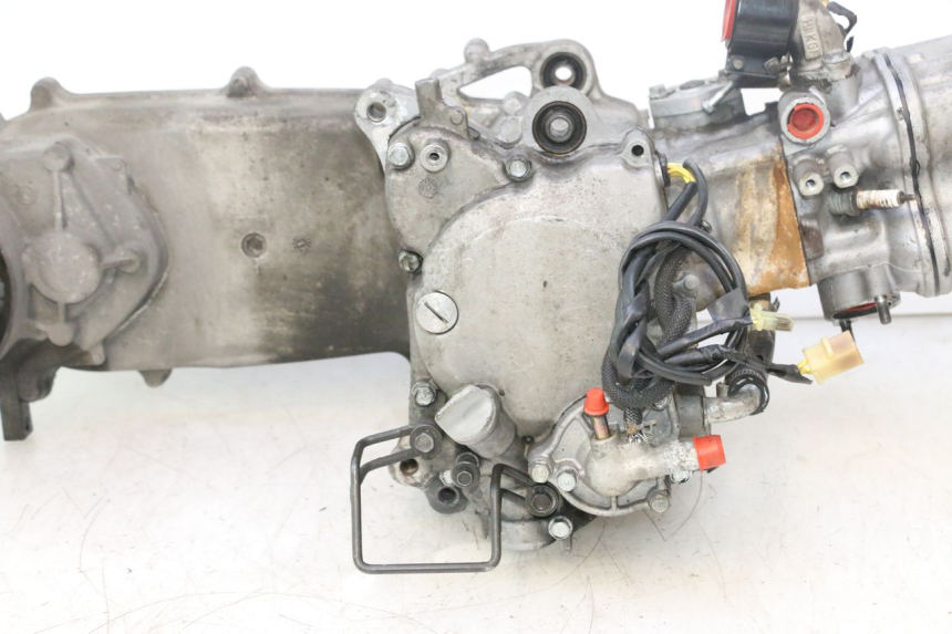 photo de MOTOR HONDA SH 125 (2001 - 2003) - Detalles de los puntos de fijación