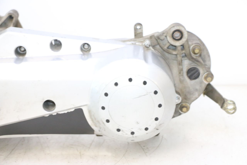 photo de MOTOR RIDE SLASH 2T 50 (2012 - 2014) - Enfoque en la estructura