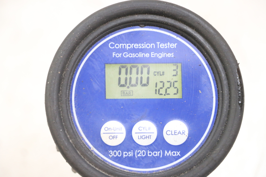 photo de MOTOR TRIUMPH SPEED TRIPLE T301 900 (1994 - 1996) - Detalles de los puntos de fijación