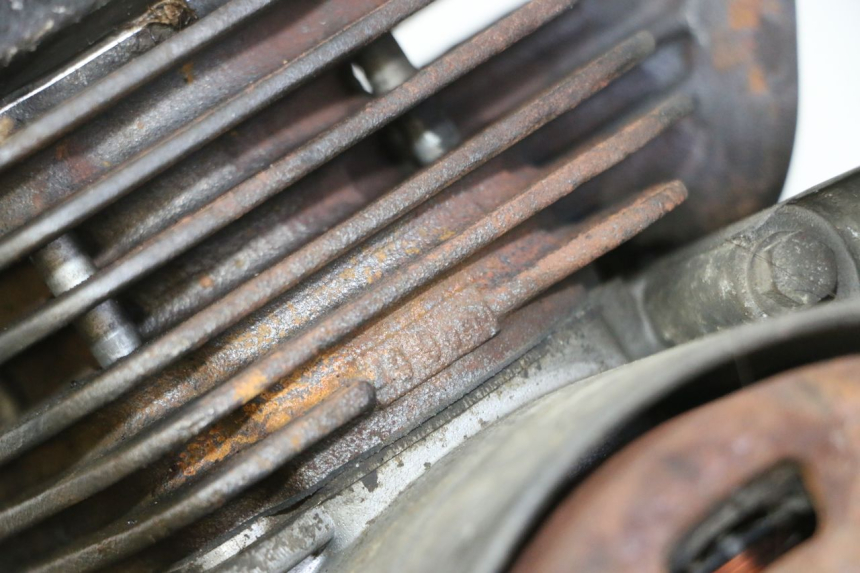 photo de MOTOR PEUGEOT SPEEDAKE 50 (1995 - 1997) - Otra perspectiva