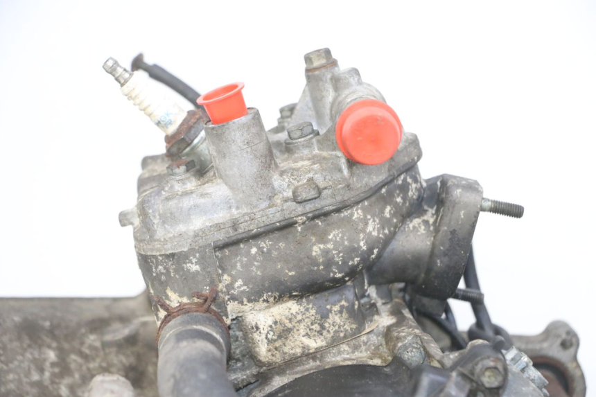 photo de MOTOR PEUGEOT SPEEDFIGHT 2 LC 50 (2000 - 2009) - Enfoque en la estructura