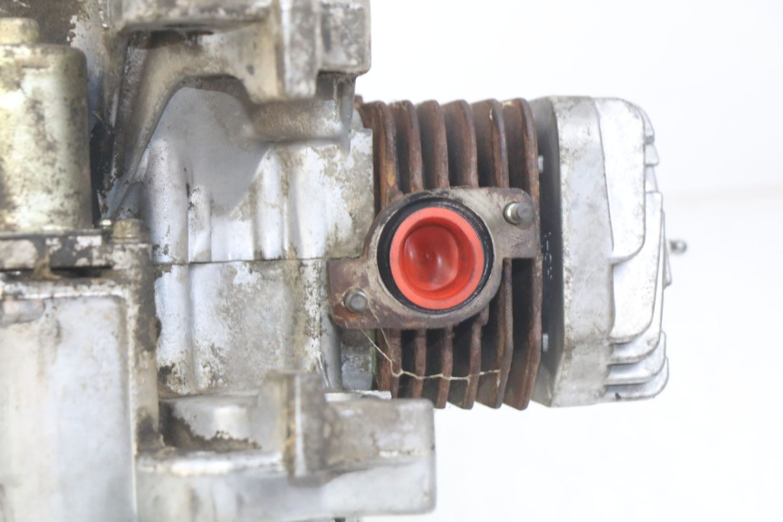 photo de MOTOR PEUGEOT SPEEDFIGHT 3 AIR 50 (2009 - 2015) - Estado de la superficie y material