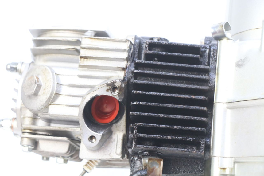 photo de MOTOR CHINESE QUAD SPEEDY DELUXE 125 - Detalles de los puntos de fijación