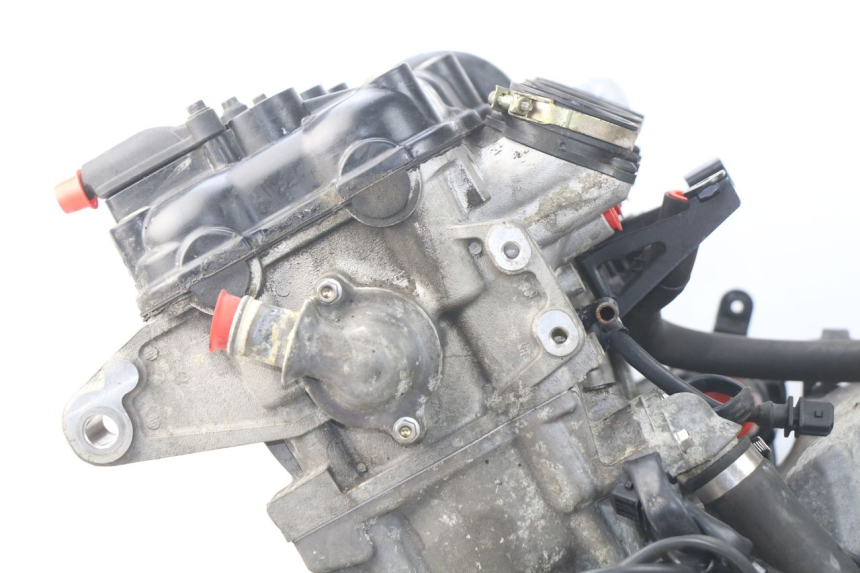 photo de MOTOR TRIUMPH SPRINT ST ABS 1050 (2005 - 2007) - Estado de la superficie y material