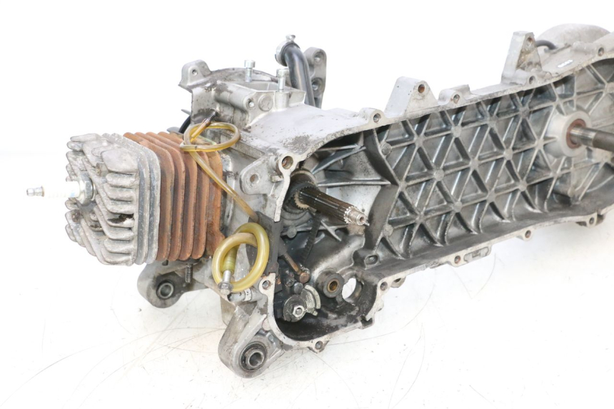 photo de MOTOR APRILIA SR MOTARD 50 (2012 - 2018) - Características distintivas
