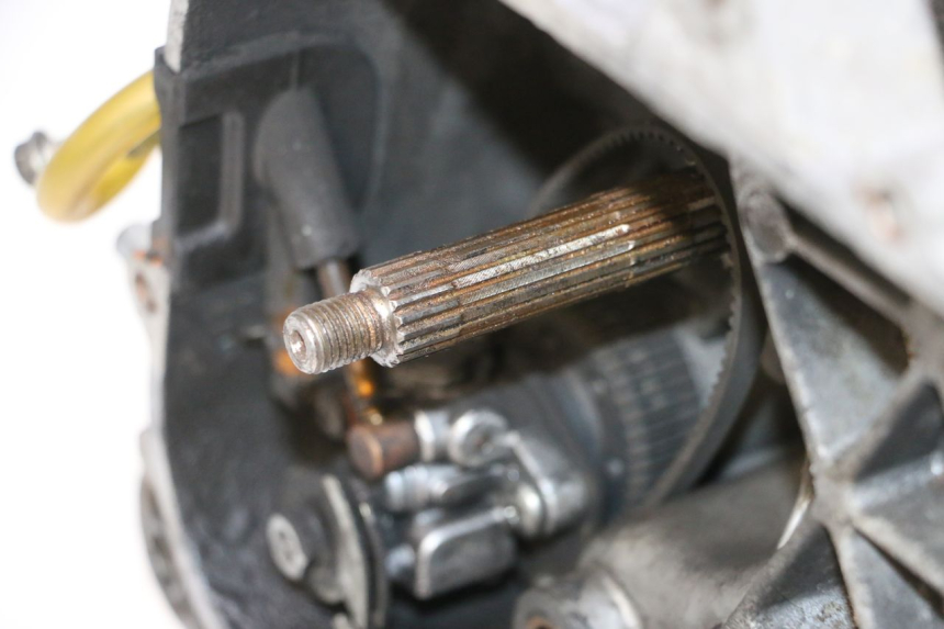 photo de MOTOR APRILIA SR MOTARD 50 (2012 - 2018) - Detalles de los puntos de fijación