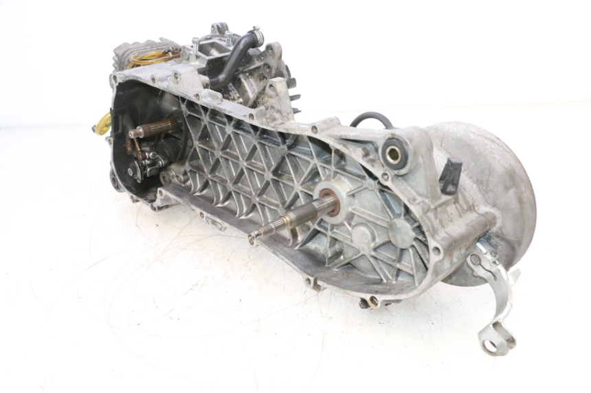 photo de MOTOR APRILIA SR MOTARD 50 (2012 - 2018) - Estado de la superficie y material