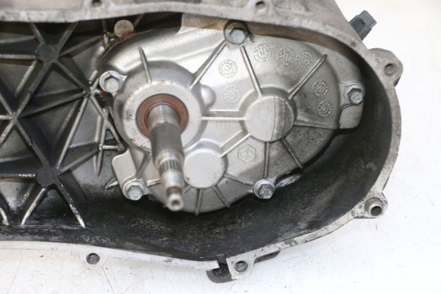 photo de MOTOR APRILIA SR R 2T LC 50 (2018 - 2021) - Detalles de los puntos de fijación