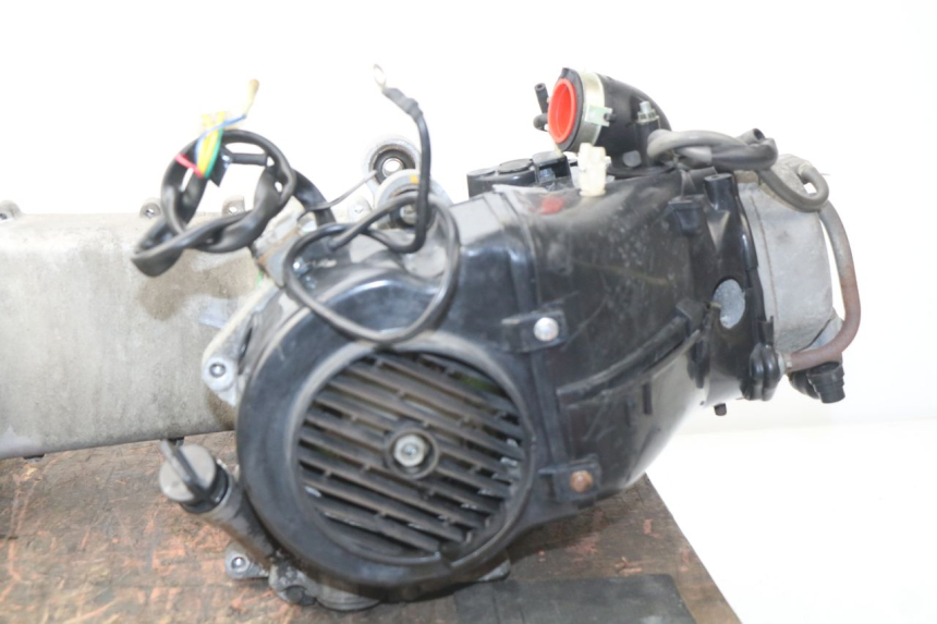 photo de MOTOR RAZZO STEED 125 (2012 - 2018) - Detalles de los puntos de fijación