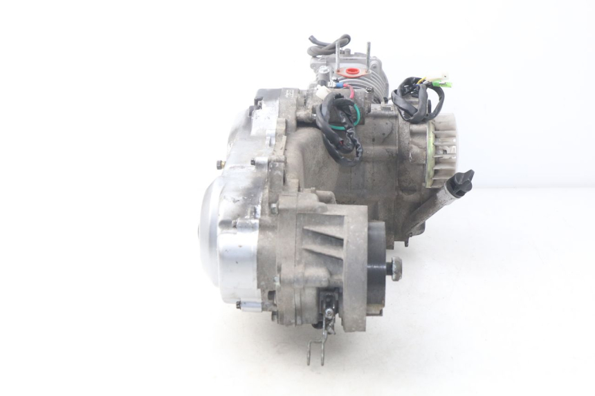 photo de MOTOR FYM STRADA 50 (2007 - 2014) - Estado de la superficie y material